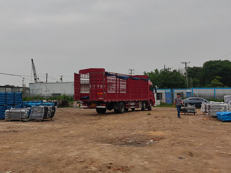 2023年5月23日鋅鋼護(hù)窗欄桿裝車發(fā)貨! 2023年5月23日鋅鋼護(hù)窗欄桿裝車發(fā)貨!