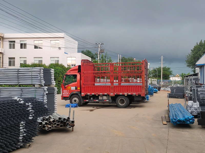 2023年7月22日鋅鋼組裝式護欄裝車發貨! 2023年7月22日鋅鋼組裝式護欄裝車發貨!