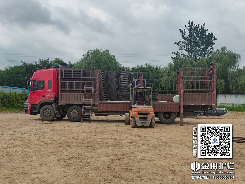 2023年7月31日鋁合金百葉窗裝車發(fā)貨! 2023年7月31日鋁合金百葉窗裝車發(fā)貨!