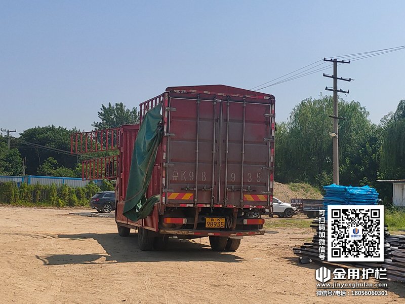 2023年8月16日鋅鋼護窗欄桿裝車發貨！