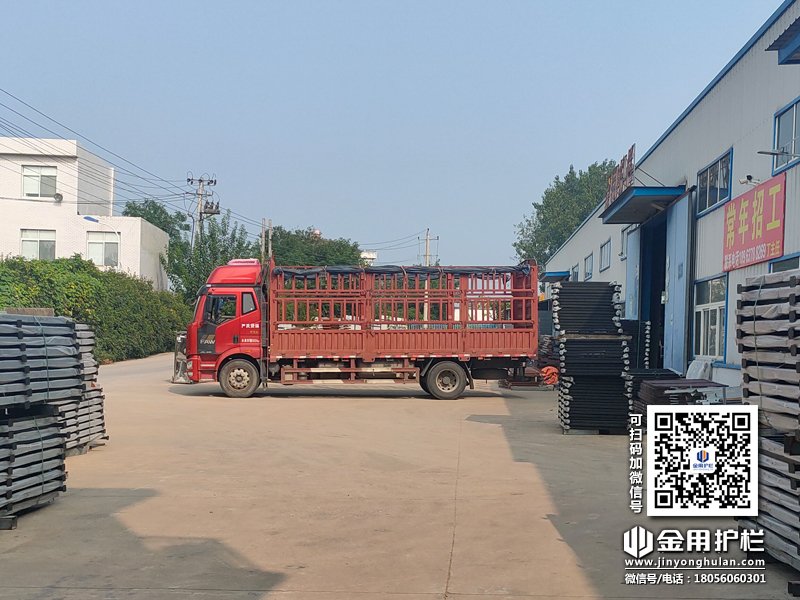 2023年8月19日鋅鋼百葉窗裝車發貨！