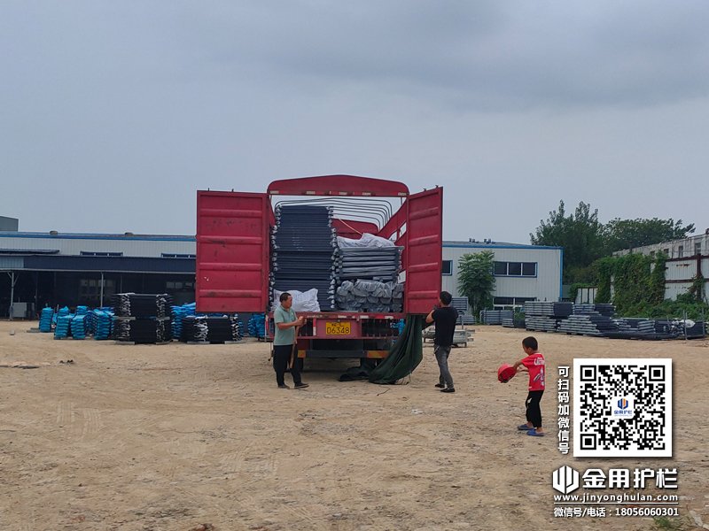 2023年8月23日鋅鋼陽臺欄桿裝車發貨！