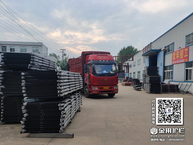 2023年8月26日鋅鋼百葉窗裝車發(fā)貨! 2023年8月26日鋅鋼百葉窗裝車發(fā)貨!