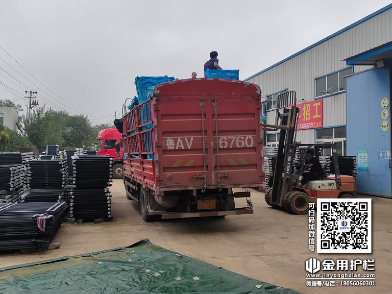 2023年9月25日鋅鋼飄窗欄桿裝車發(fā)貨! 2023年9月25日鋅鋼飄窗欄桿裝車發(fā)貨!