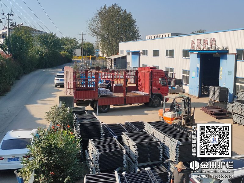 2023年10月26日鋅鋼組裝欄桿裝車發(fā)貨! 2023年10月26日鋅鋼組裝欄桿裝車發(fā)貨!