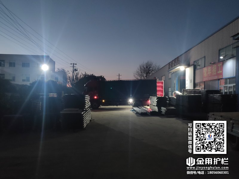 2023年11月24日鋅鋼百葉窗裝車發貨！