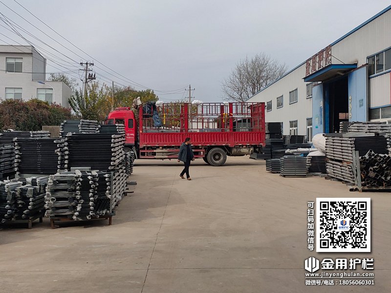 2023年12月6日鋅鋼百葉窗裝車發貨！
