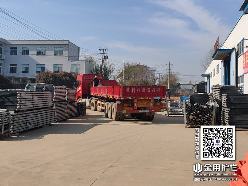 2023年12月9日鋅鋼組裝欄桿裝車發貨！