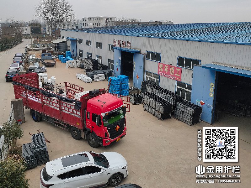 2024年3月4日鋅鋼空調(diào)護欄裝車發(fā)貨！