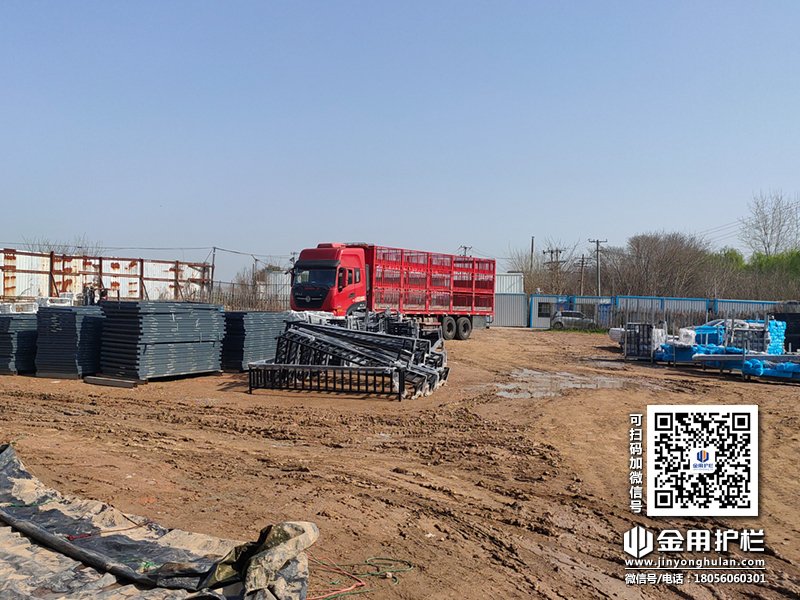 2024年4月2日鋅鋼空調(diào)欄桿裝車發(fā)貨! 2024年4月2日鋅鋼空調(diào)欄桿裝車發(fā)貨!