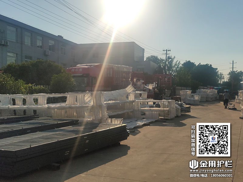 2024年5月23日鋅鋼護窗欄桿裝車發(fā)貨！