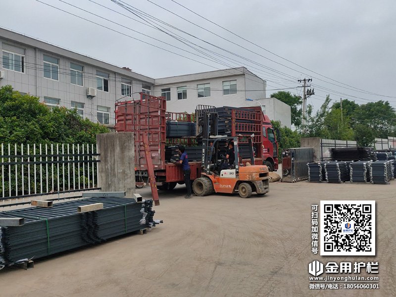 2024年6月7日鋅鋼圍墻護(hù)欄裝車發(fā)貨! 2024年6月7日鋅鋼圍墻護(hù)欄裝車發(fā)貨!