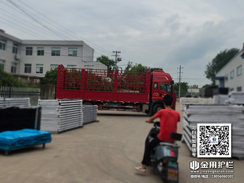 2024年7月9日鋅鋼百葉窗裝車發貨！