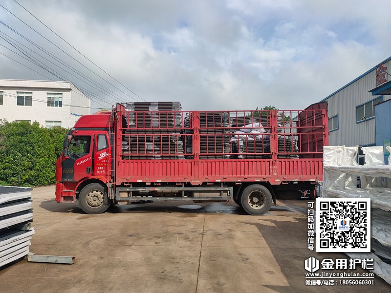 2024年7月13日鋅鋼護窗欄桿裝車發貨！