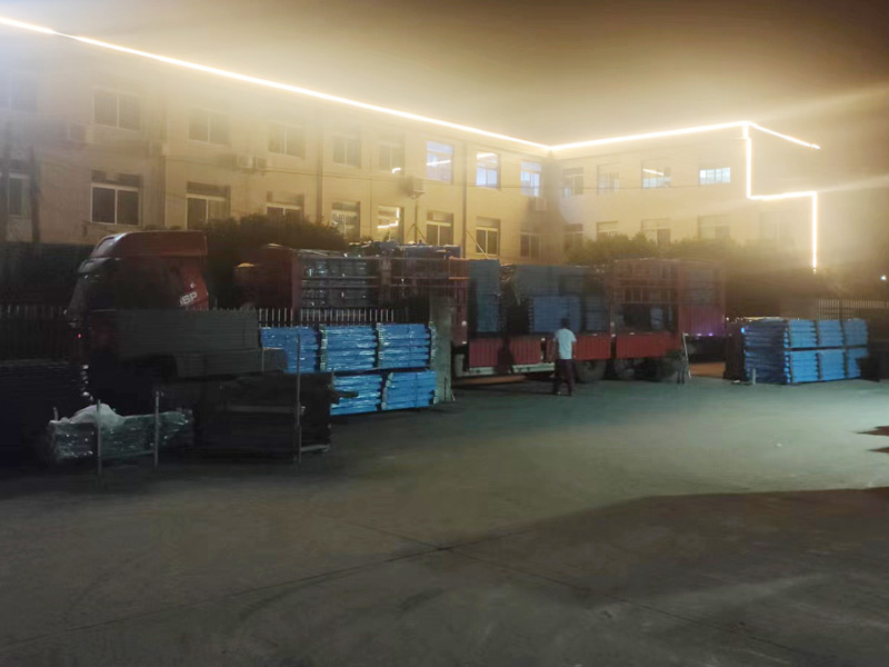 2024年9月30日鋅鋼陽臺欄桿裝車發貨! 2024年9月30日鋅鋼陽臺欄桿裝車發貨!