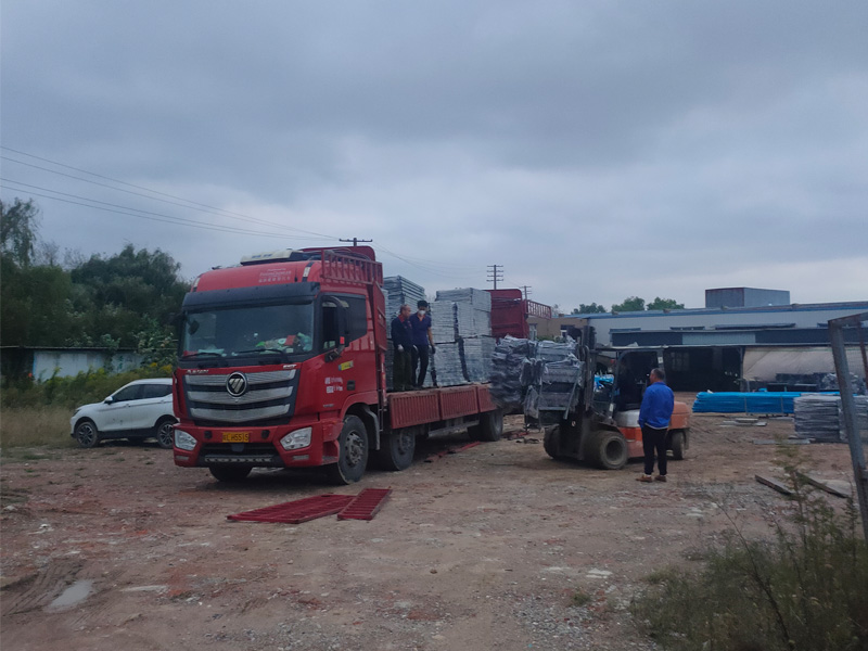 2024年10月18日鋅鋼飄窗欄桿裝車發貨! 2024年10月18日鋅鋼飄窗欄桿裝車發貨!