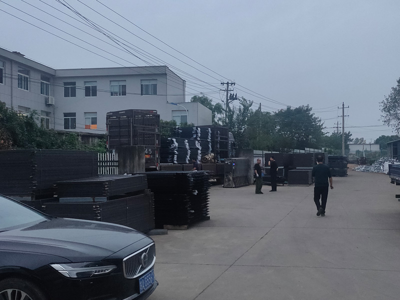 2024年10月19日鋅鋼圍墻護欄裝車發貨! 2024年10月19日鋅鋼圍墻護欄裝車發貨!