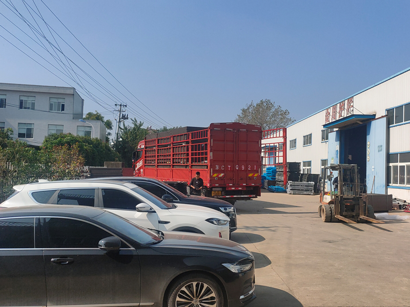 2024年10月24日鋅鋼圍墻護欄裝車發(fā)貨！