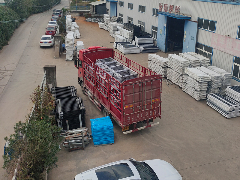 2024年11月1日鋅鋼玻璃欄桿裝車(chē)發(fā)貨！