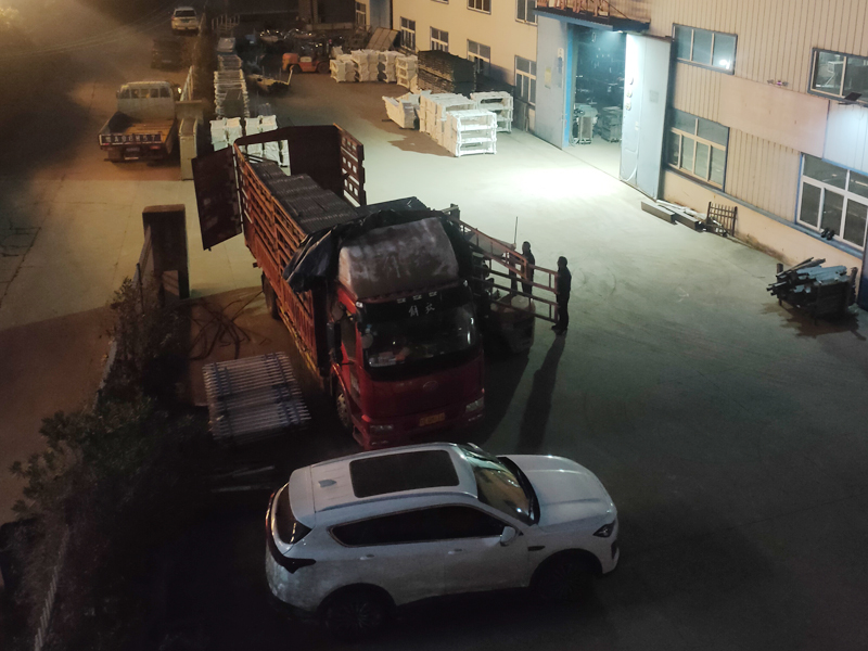 2024年11月22日鋅鋼百葉窗裝車發(fā)貨！