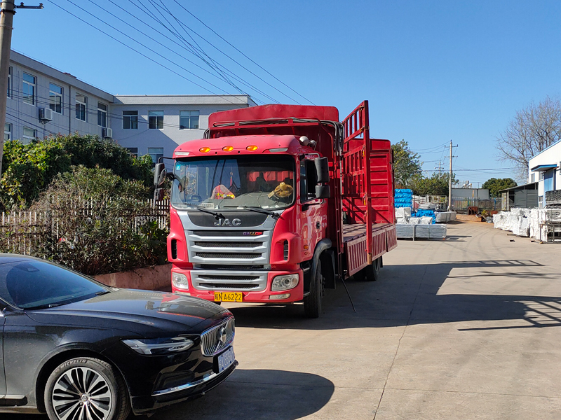 2024年12月2日鋅鋼百葉窗裝車發貨! 2024年12月2日鋅鋼百葉窗裝車發貨!