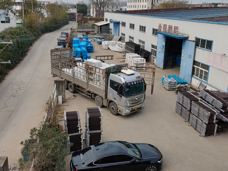 2024年12月9日鋅鋼空調(diào)欄桿裝車發(fā)貨! 2024年12月9日鋅鋼空調(diào)欄桿裝車發(fā)貨!