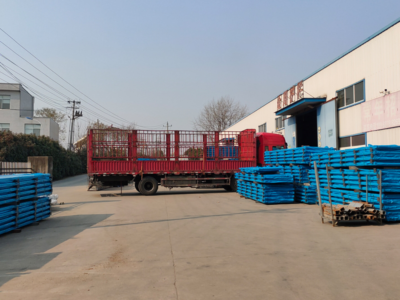 2024年12月21日鋅鋼百葉窗裝車發貨！