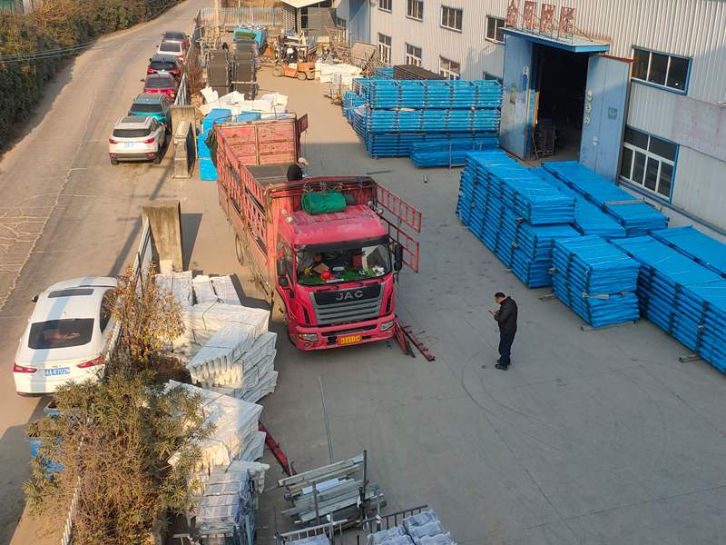 2025年1月3日鋅鋼陽臺護欄裝車發貨！