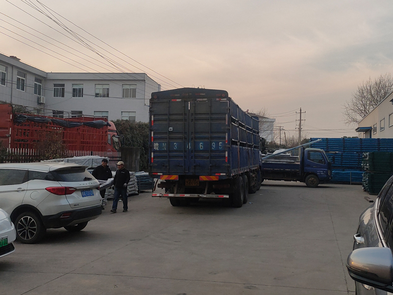 2025年1月13日鋅鋼圍墻護欄裝車發貨！