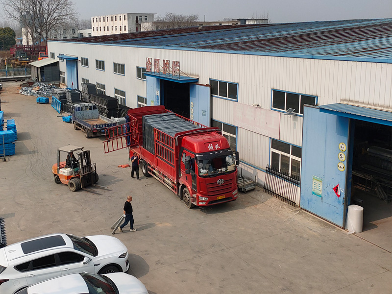 2025年3月8日鋁合金百葉窗裝車發(fā)貨! 2025年3月8日鋁合金百葉窗裝車發(fā)貨!