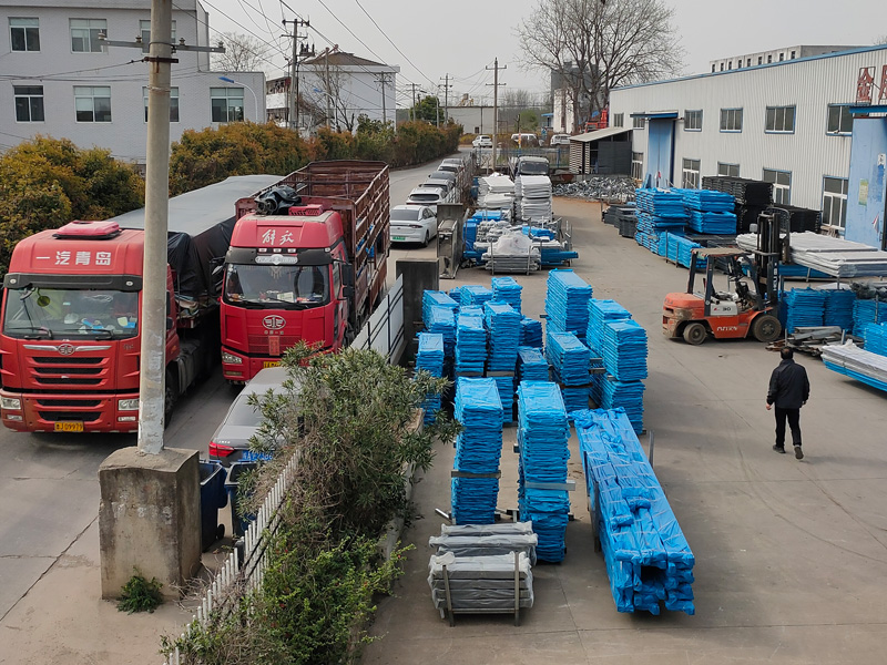 2025年4月1日鋅鋼飄窗護欄裝車發貨! 2025年4月1日鋅鋼飄窗護欄裝車發貨!