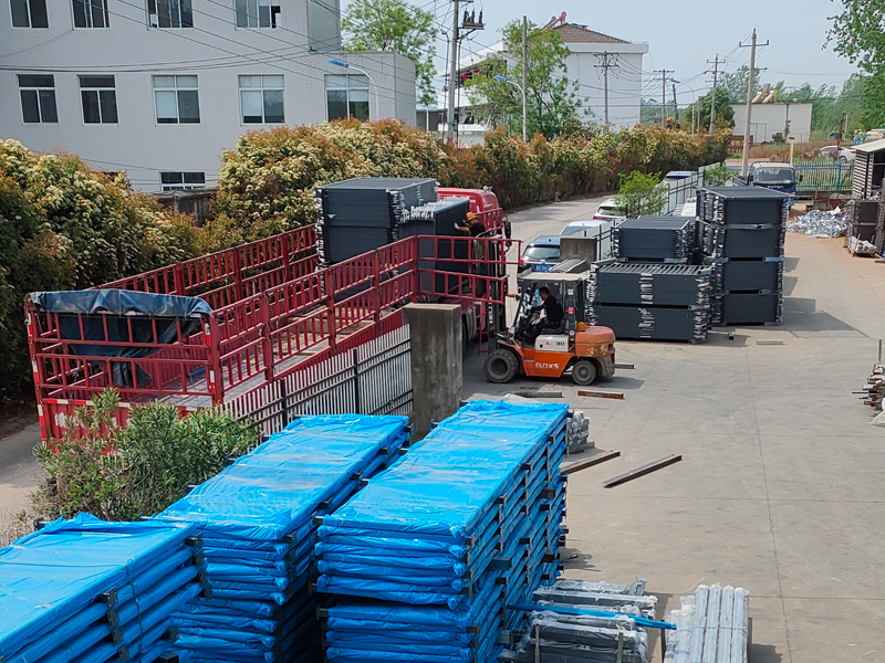 2025年4月19日鋅鋼圍墻護欄裝車發(fā)貨！