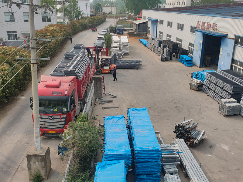 2025年4月21日鋅鋼護窗欄桿裝車發貨！