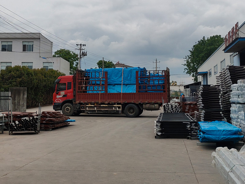 2025年5月13日鋅鋼陽臺護欄裝車發貨! 2025年5月13日鋅鋼陽臺護欄裝車發貨!