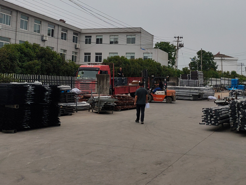 2025年5月30日鋁合金百葉窗裝車發貨！