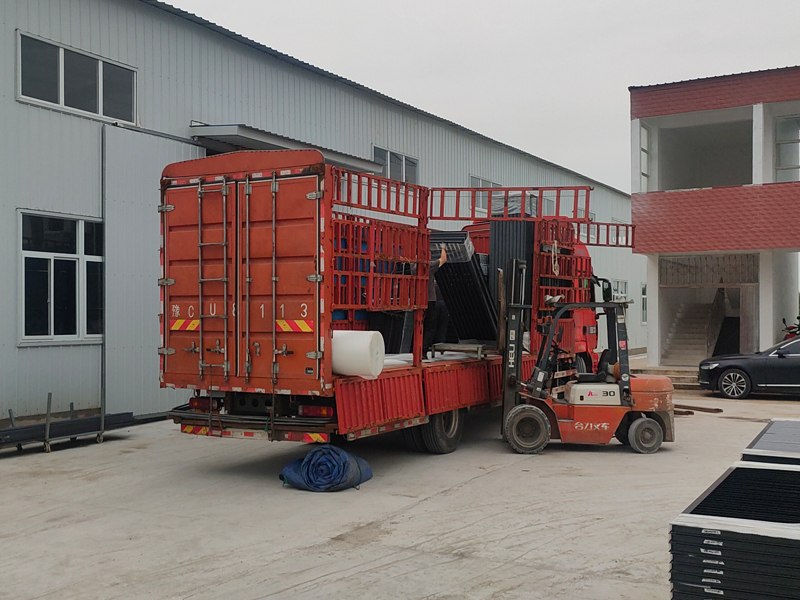 2025年6月23日鋁合金百葉窗裝車發貨! 2025年6月23日鋁合金百葉窗裝車發貨!