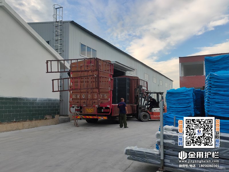 2025年7月18日鋅鋼百葉窗裝車(chē)發(fā)貨! 2025年7月18日鋅鋼百葉窗裝車(chē)發(fā)貨!