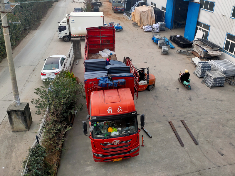 2025年11月8日鋅鋼百葉窗裝車發(fā)貨！